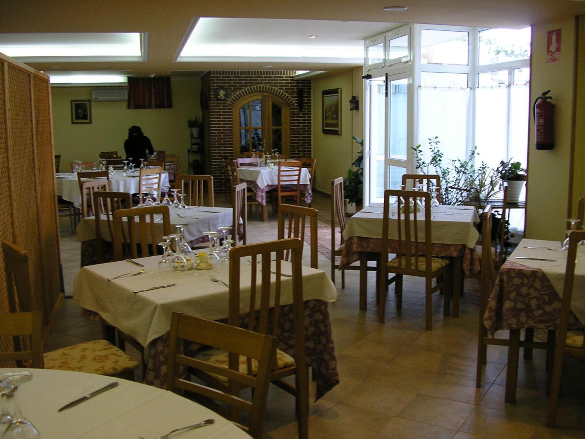 Hotel San Juan Revilla De Camargo Exterior photo